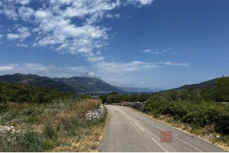 007 2052 70 Building plot with sea view for sale