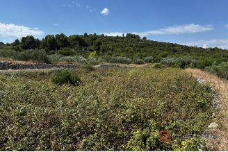 007 2052 70 Building plot with sea view for sale