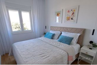 014 2035 245 Trogir Modern apartment wirth sea view and swimming pool for sale