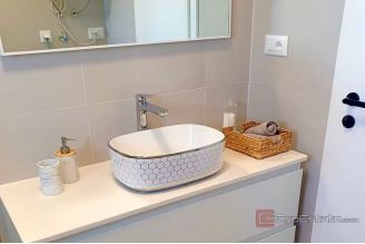 014 2035 245 Trogir Modern apartment wirth sea view and swimming pool for sale