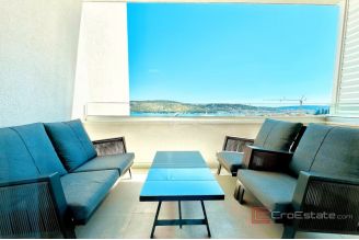014 2035 245 Trogir Modern apartment wirth sea view and swimming pool for sale