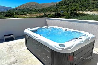 014 2035 245 Trogir Modern apartment wirth sea view and swimming pool for sale