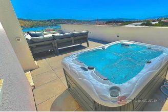 014 2035 245 Trogir Modern apartment wirth sea view and swimming pool for sale