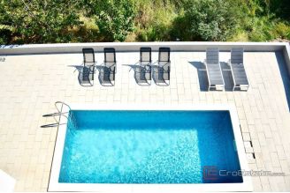 014 2035 245 Trogir Modern apartment wirth sea view and swimming pool for sale