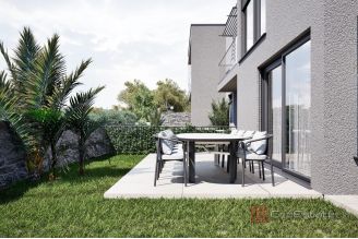 010 2047 83 Vodice Triplex with three bedrooms and pool option for sale