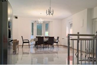 013 1026 10 near plitvice house on three floors for sale