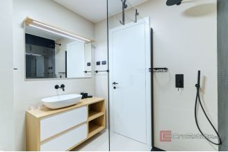 017 1024 33 opatija luxury apartment with panoramic views for sale