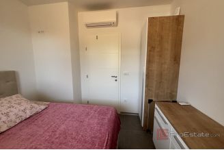 015 2035 248 Trogir One bedroom apartment with modern design for sale