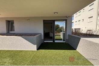 015 2035 248 Trogir One bedroom apartment with modern design for sale