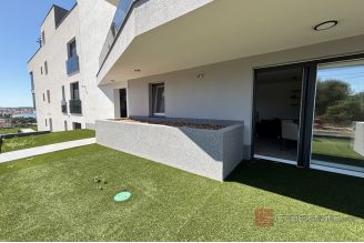 015 2035 248 Trogir One bedroom apartment with modern design for sale