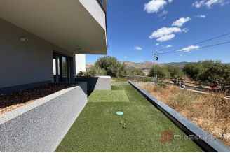 015 2035 248 Trogir One bedroom apartment with modern design for sale