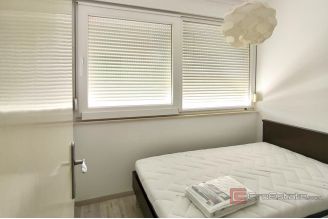 008 2049 53 Split Three bedroom apartment with a view of the city and sea for rent