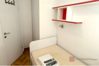 008 2049 53 Split Three bedroom apartment with a view of the city and sea for rent
