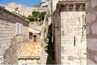 013 1027 06 dubrovnik established hostel in city center for sale