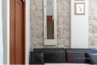 013 1027 06 dubrovnik established hostel in city center for sale