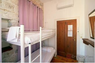 013 1027 06 dubrovnik established hostel in city center for sale