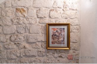 013 1027 06 dubrovnik established hostel in city center for sale