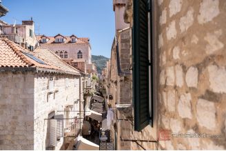 013 1027 06 dubrovnik established hostel in city center for sale