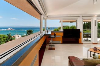 020 4959 30 split center penthouse with open sea view for rent