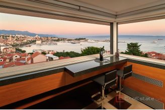 020 4959 30 split center penthouse with open sea view for rent