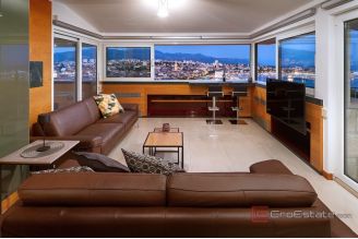 020 4959 30 split center penthouse with open sea view for rent