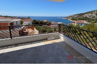006 2044 62 Rogoznica Apartment with pool and open sea view for sale