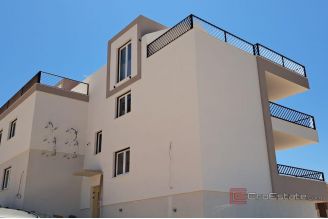 006 2044 62 Rogoznica Apartment with pool and open sea view for sale