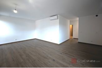 014 2051 26 island hvar apartment in the center of town with parking for sale