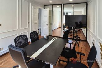 014 1020 21 Zagreb Luxurious three bedroom apartment for sale