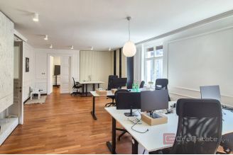 014 1020 21 Zagreb Luxurious three bedroom apartment for sale