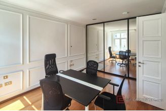 014 1020 21 Zagreb Luxurious three bedroom apartment for sale