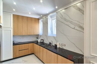 014 1020 21 Zagreb Luxurious three bedroom apartment for sale