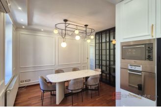 014 1020 21 Zagreb Luxurious three bedroom apartment for sale