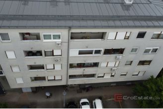 008 1026 13 Zagreb Comfortable apartment with a loggia for sale