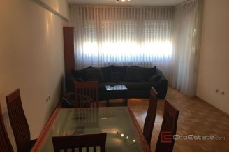 008 1026 13 Zagreb Comfortable apartment with a loggia for sale