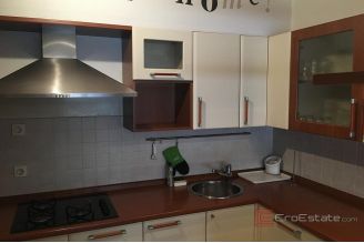 008 1026 13 Zagreb Comfortable apartment with a loggia for sale