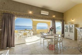 011 2041 114 Jesenice Sea view house with a swimming pool for sale