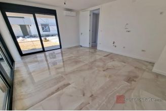 015 1021 24 Krk Modern apartment with a garden for sale