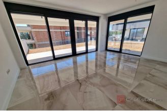 015 1021 24 Krk Modern apartment with a garden for sale