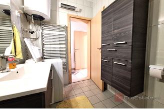 013 1021 25 Krk Apartment with a garden and sea view for sale