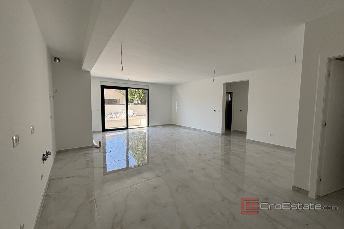 001 2035 254 Ciovo Modern two bedroom apartment with pool for sale 001 2035 254 Ciovo Modern two bedroom apartment with pool for sale