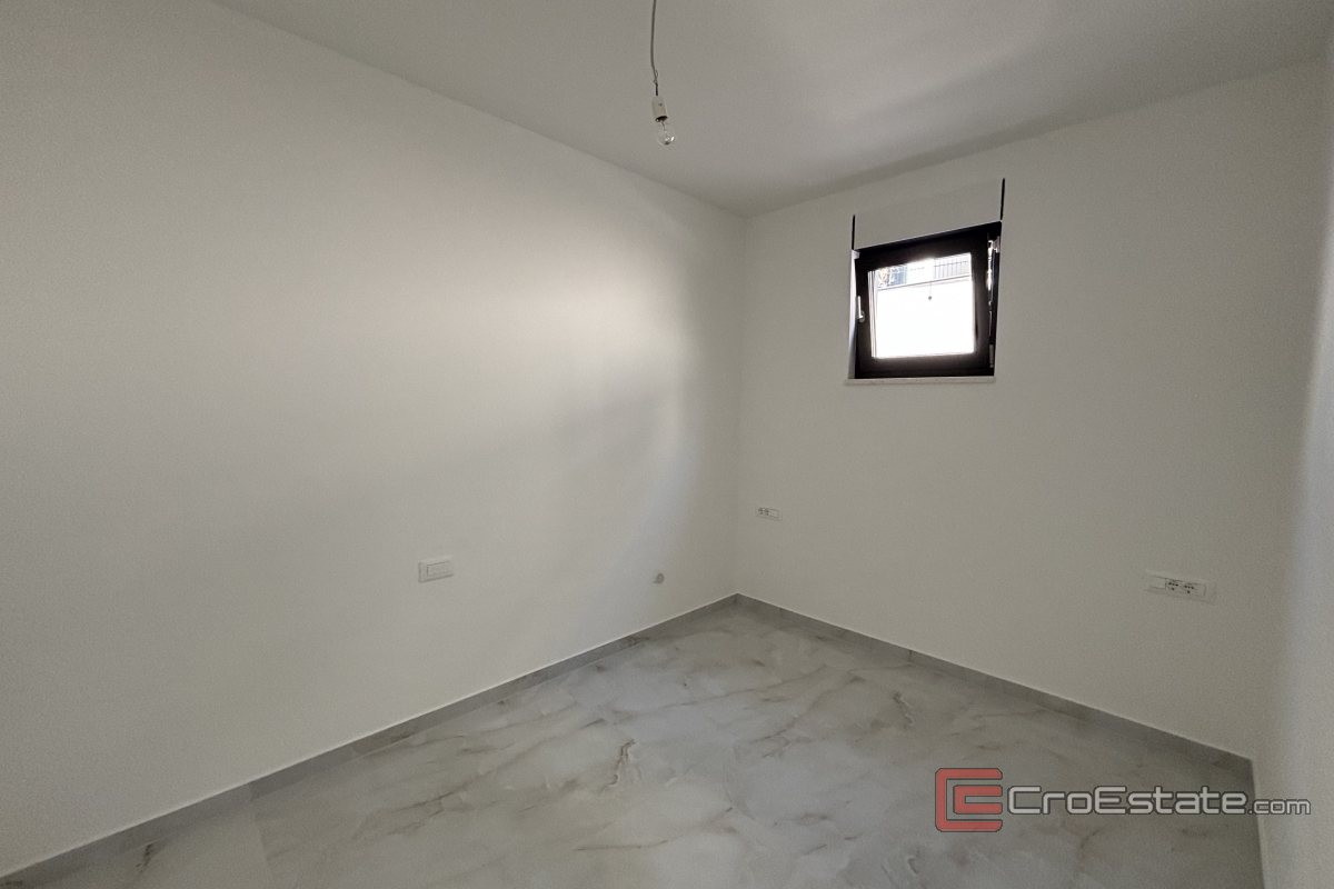 005 2035 254 Ciovo Modern two bedroom apartment with pool for sale 005 2035 254 Ciovo Modern two bedroom apartment with pool for sale