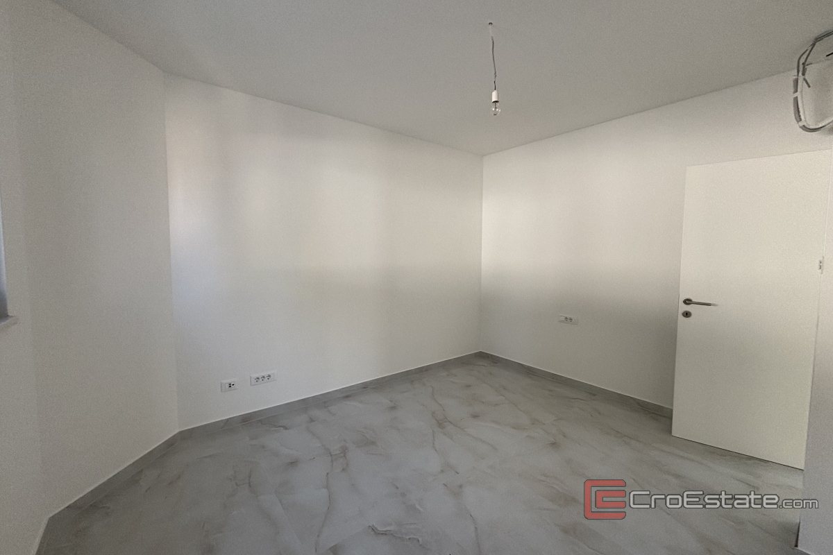 006 2035 254 Ciovo Modern two bedroom apartment with pool for sale 006 2035 254 Ciovo Modern two bedroom apartment with pool for sale