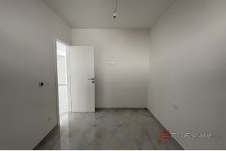 011 2035 254 Ciovo Modern two bedroom apartment with pool for sale 011 2035 254 Ciovo Modern two bedroom apartment with pool for sale