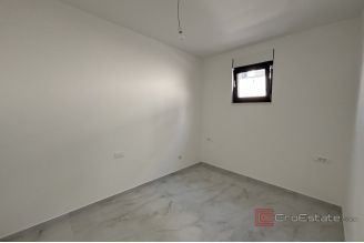 011 2035 254 Ciovo Modern two bedroom apartment with pool for sale 011 2035 254 Ciovo Modern two bedroom apartment with pool for sale