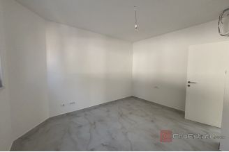 011 2035 254 Ciovo Modern two bedroom apartment with pool for sale 011 2035 254 Ciovo Modern two bedroom apartment with pool for sale