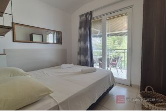 020 2031 199 Hvar Villa with pool and an open sea view for sale1