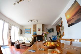 008 5399 30 Peljesac House in the firdt row to the sea for sale