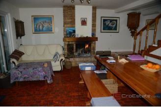 008 5399 30 Peljesac House in the firdt row to the sea for sale