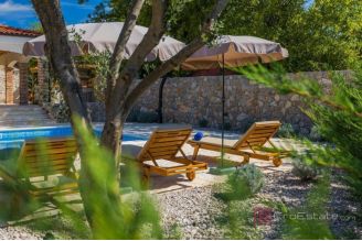 020 1021 26 Krk Luxurious villa with a pool in a quiet location for sale